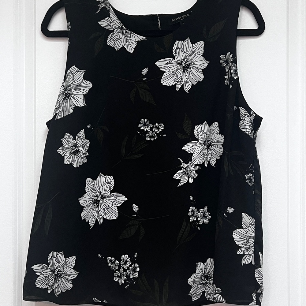 🌸 Banana Republic Black Floral Sleeveless Blouse | Size L